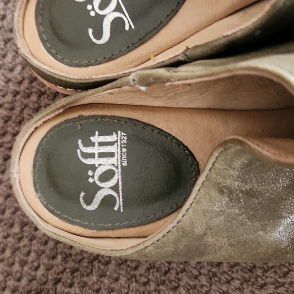 Sofft Slip On Sandals - Picture 2 of 3